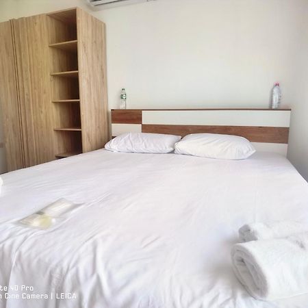 115 Townhouse Hotel Ban Khlong Krang Buitenkant foto