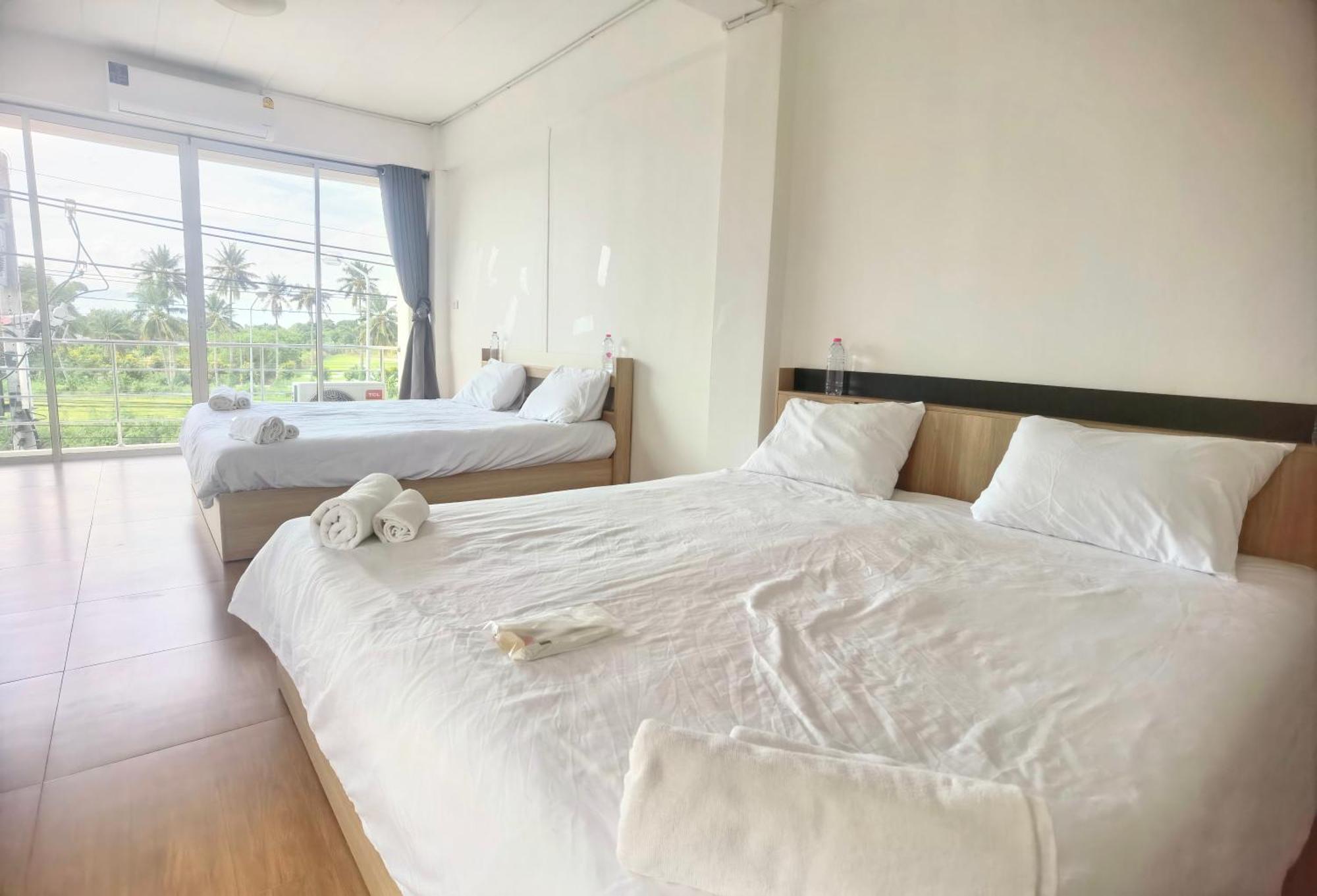 115 Townhouse Hotel Ban Khlong Krang Buitenkant foto