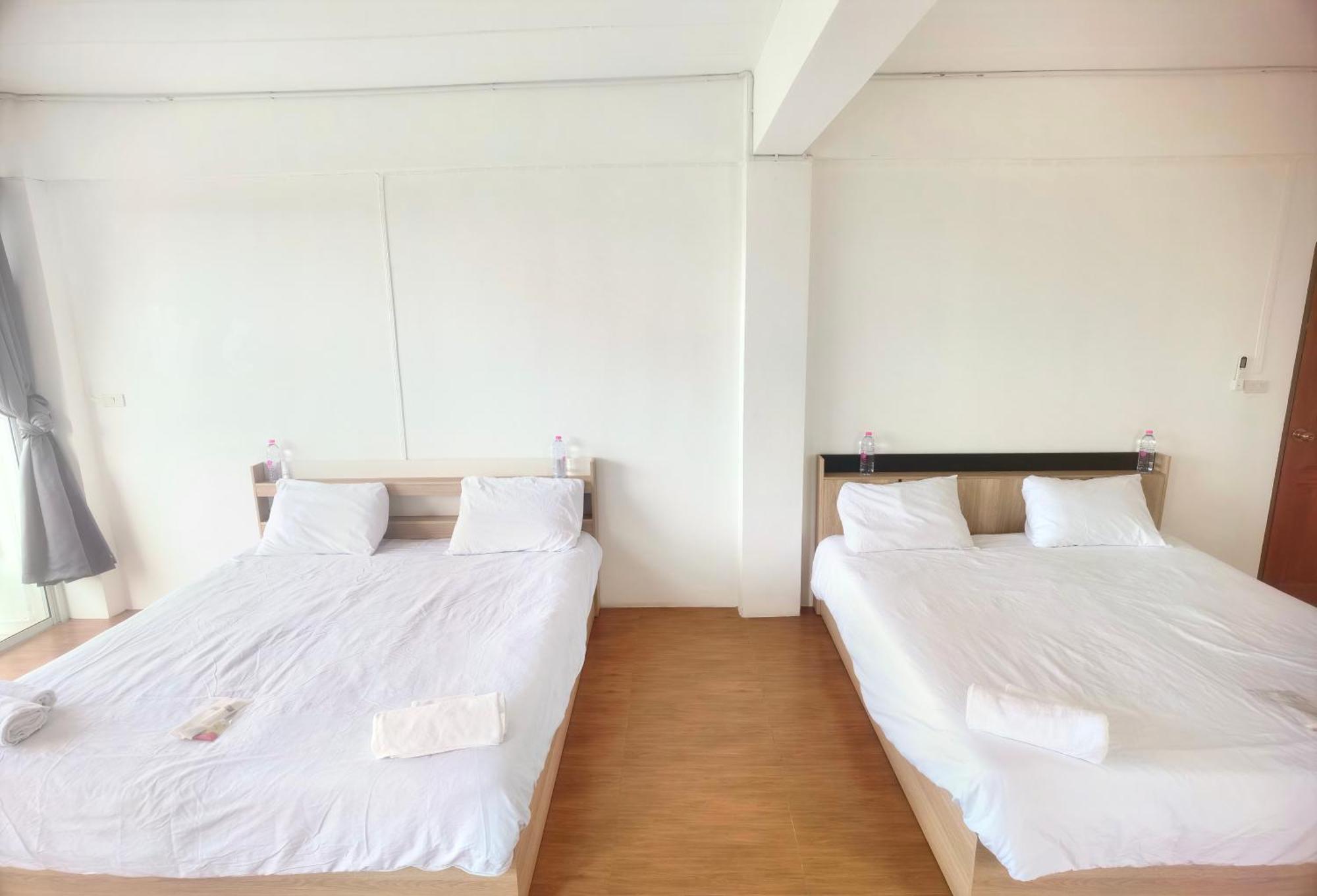 115 Townhouse Hotel Ban Khlong Krang Buitenkant foto
