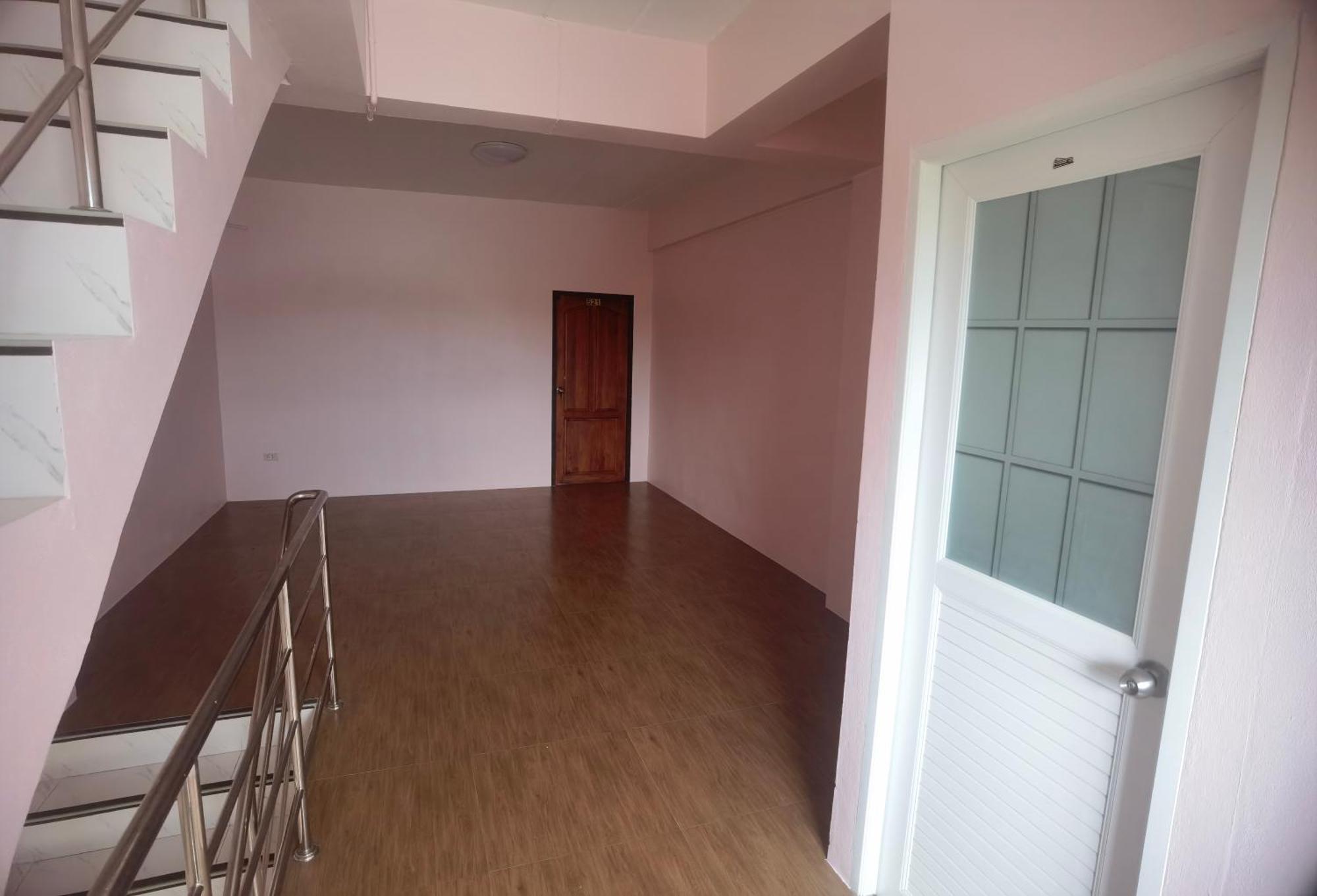 115 Townhouse Hotel Ban Khlong Krang Buitenkant foto