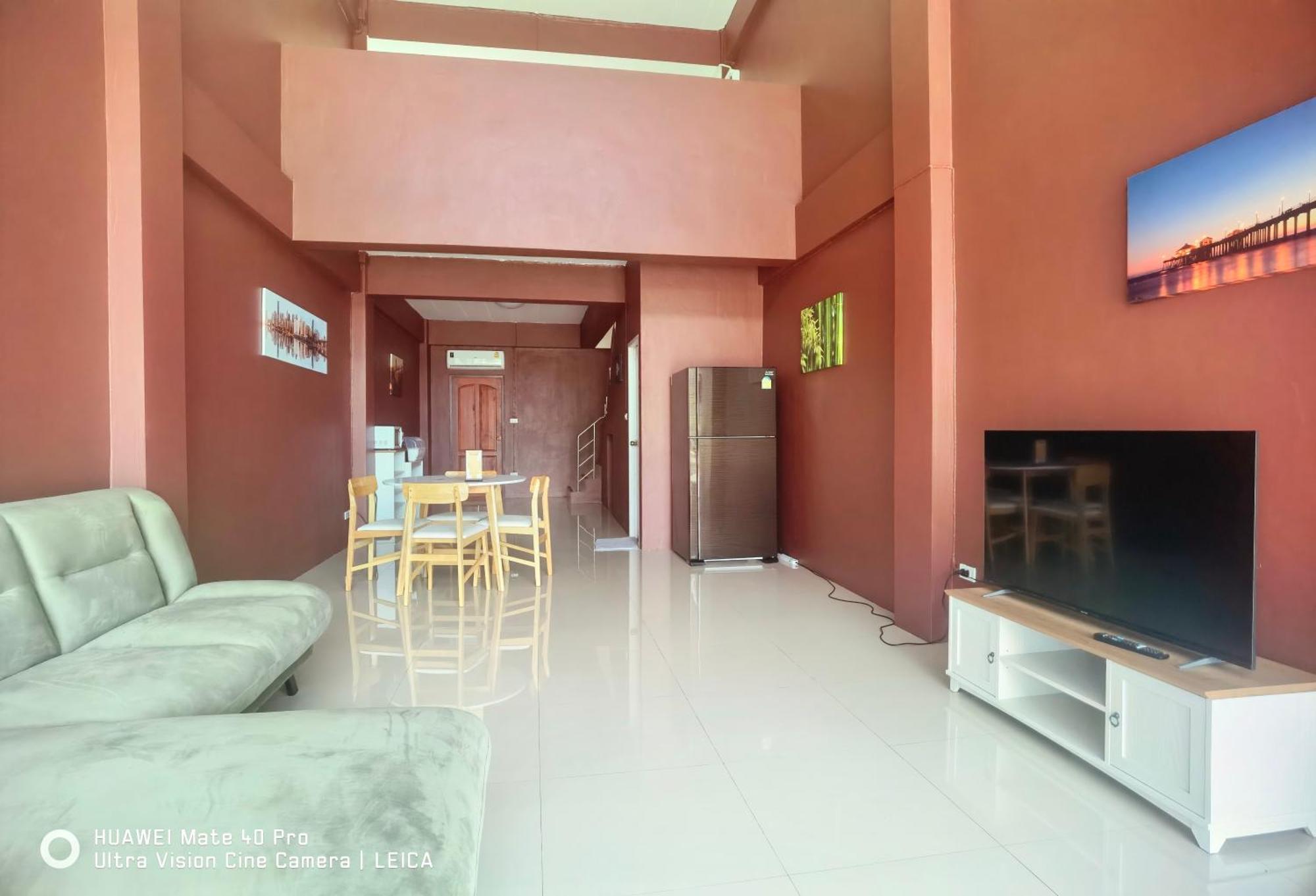 115 Townhouse Hotel Ban Khlong Krang Buitenkant foto