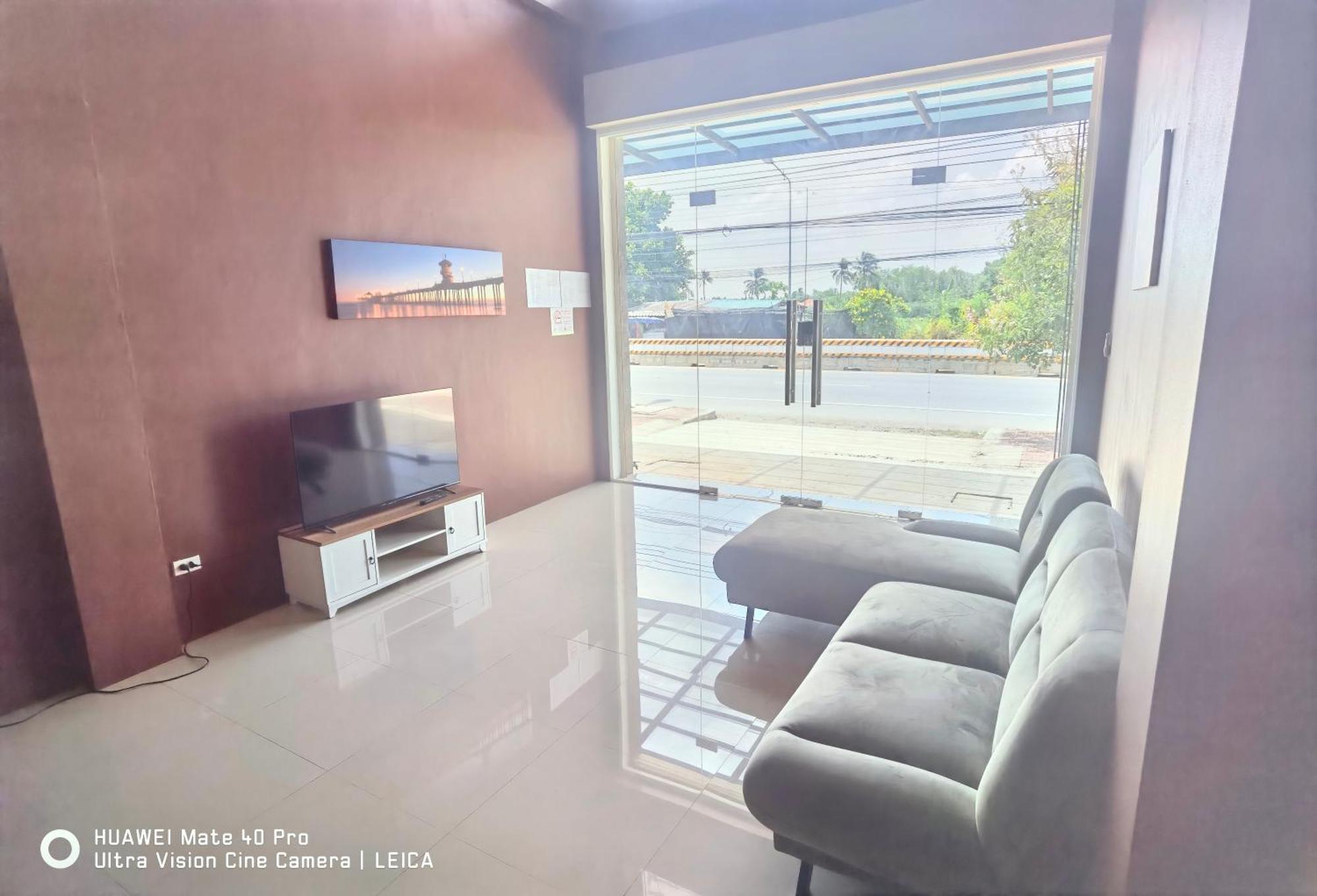 115 Townhouse Hotel Ban Khlong Krang Buitenkant foto