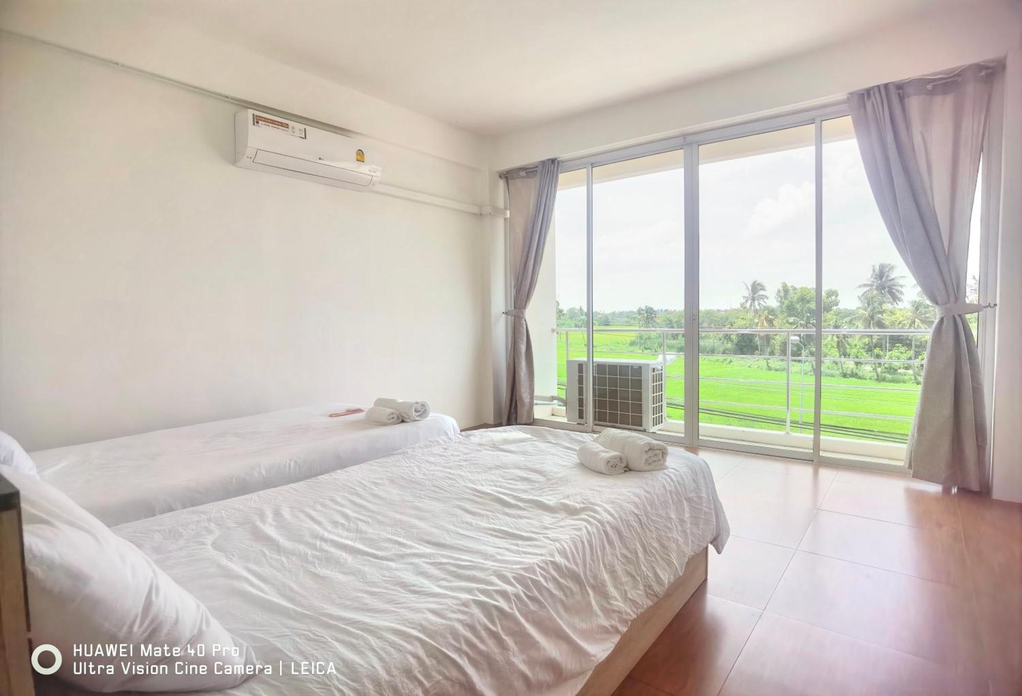 115 Townhouse Hotel Ban Khlong Krang Buitenkant foto