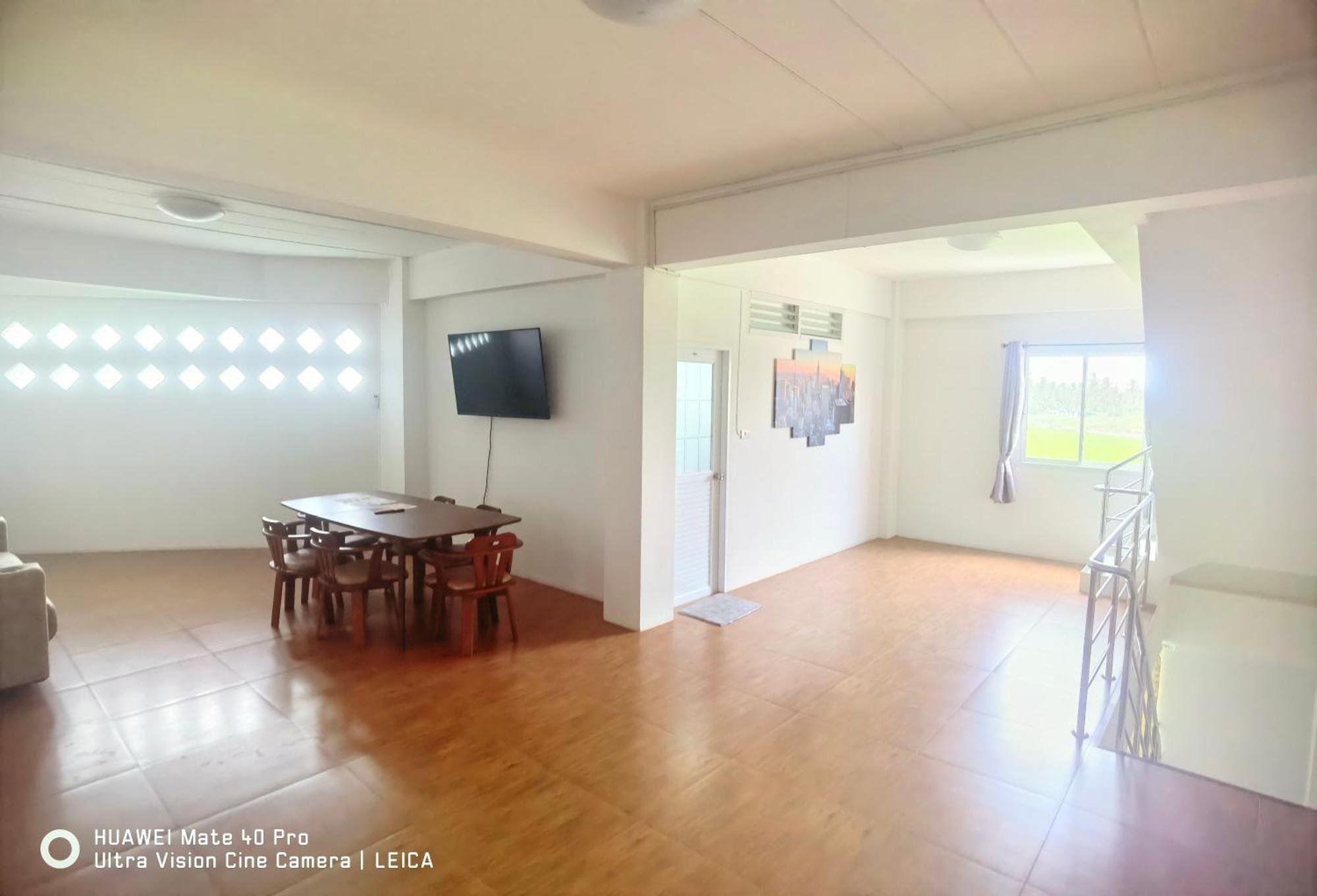 115 Townhouse Hotel Ban Khlong Krang Buitenkant foto