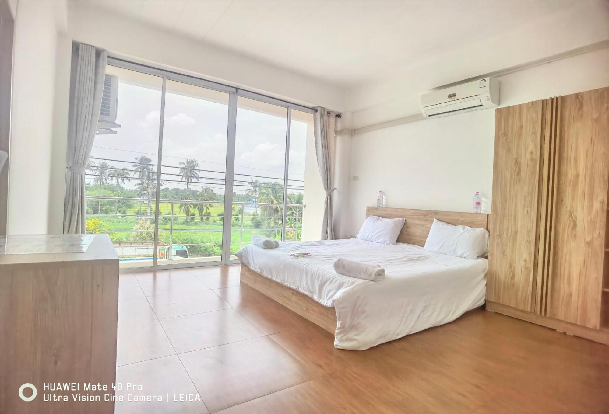 115 Townhouse Hotel Ban Khlong Krang Buitenkant foto