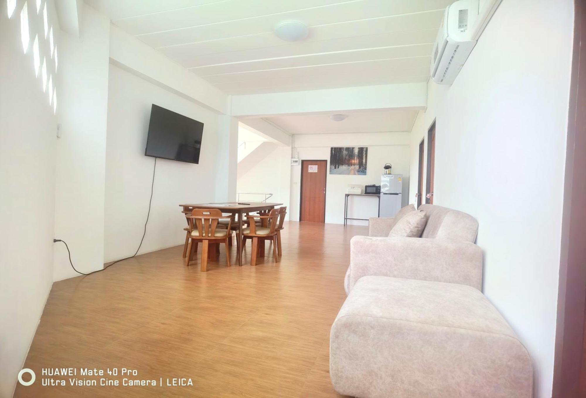 115 Townhouse Hotel Ban Khlong Krang Buitenkant foto