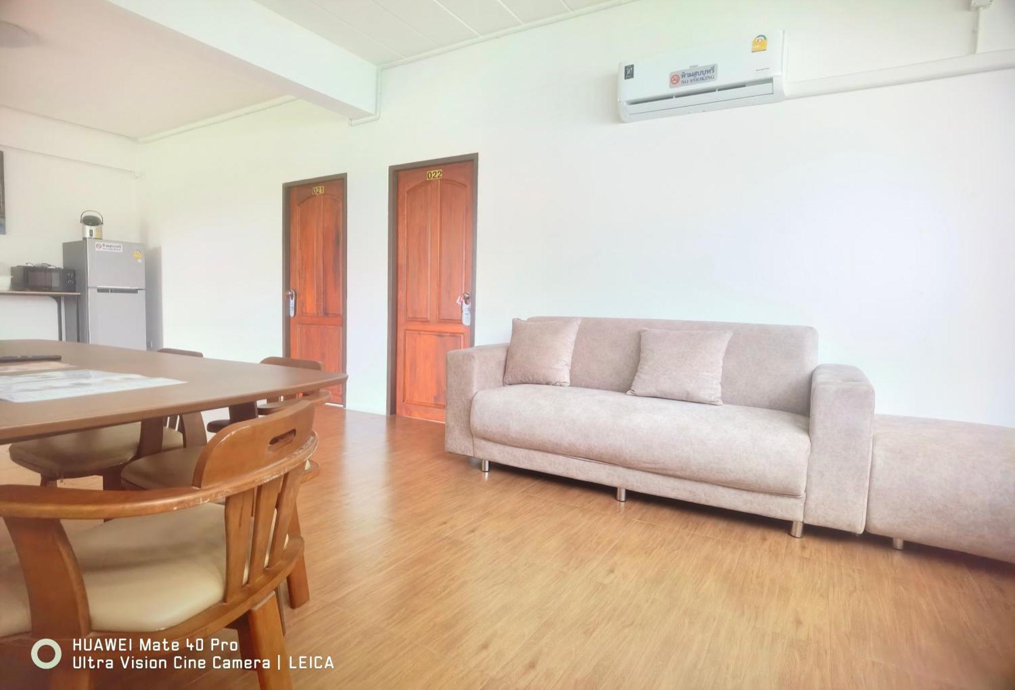 115 Townhouse Hotel Ban Khlong Krang Buitenkant foto